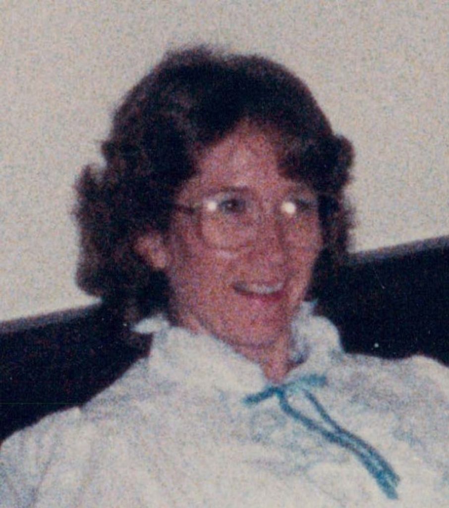 Lynnette (Craft)  Robertson