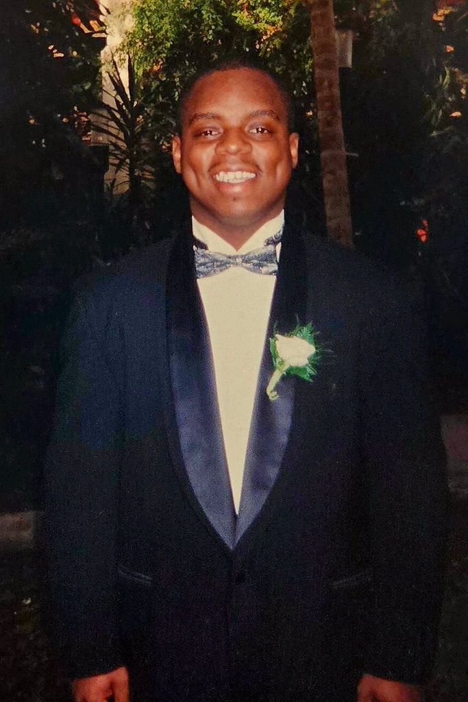 Mr. Elliott Lamont Sykes