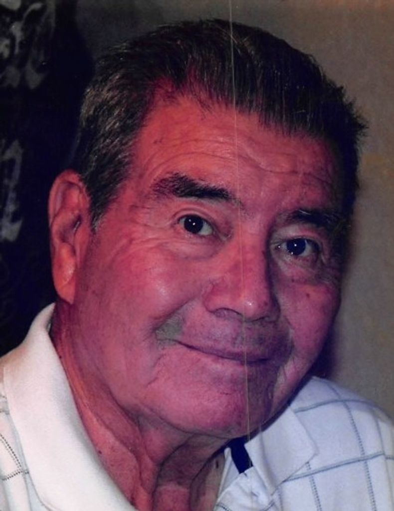 Sigifredo "Sisi" Bustos