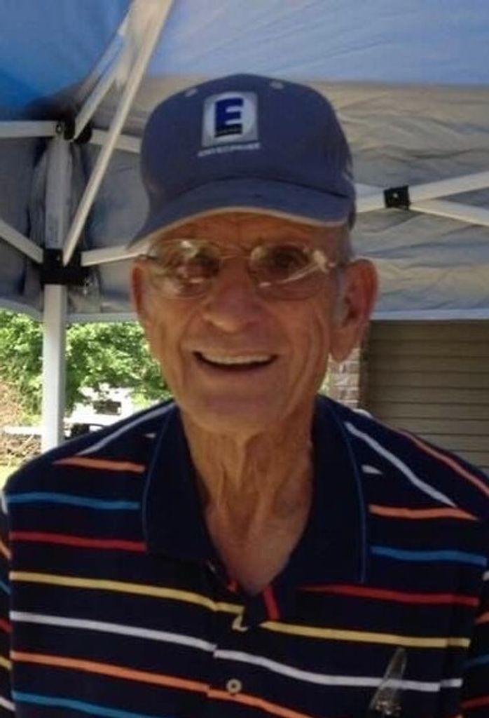 Thomas Stephens Profile Photo