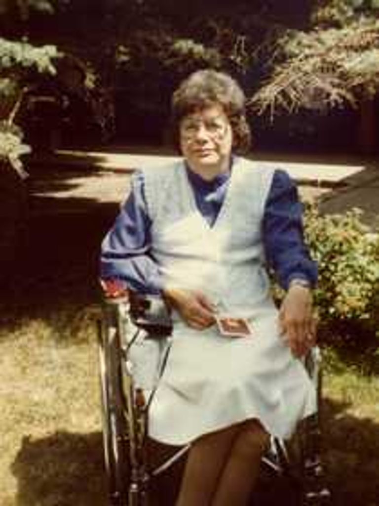 Arliss Lorraine Luitjens