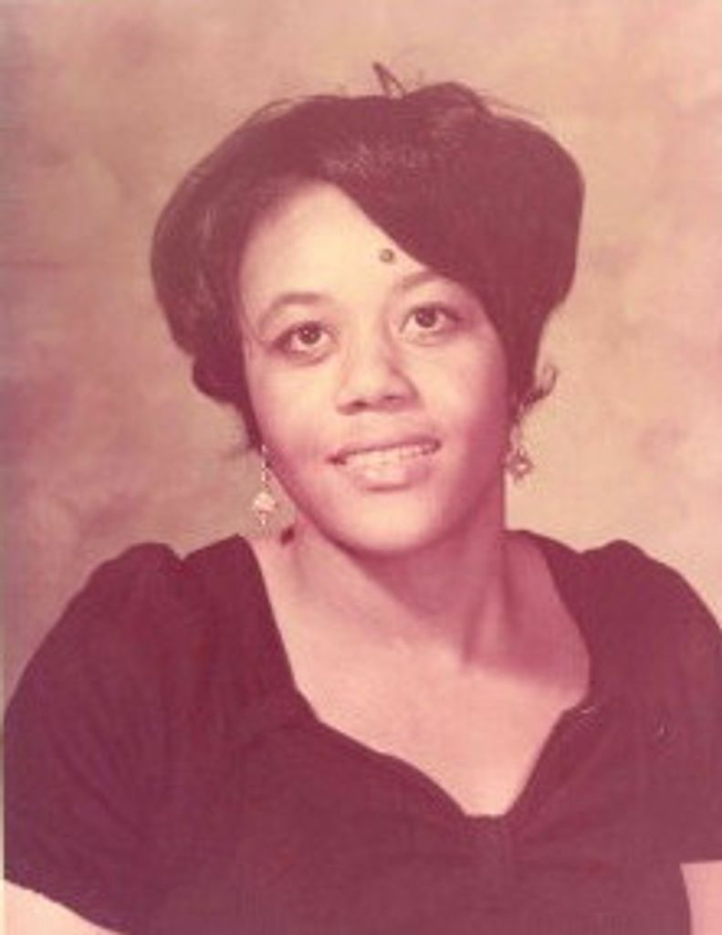 Lois Amaker Oglesby