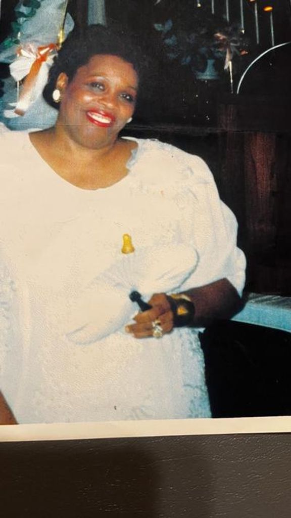 Rosie L. Harris Profile Photo