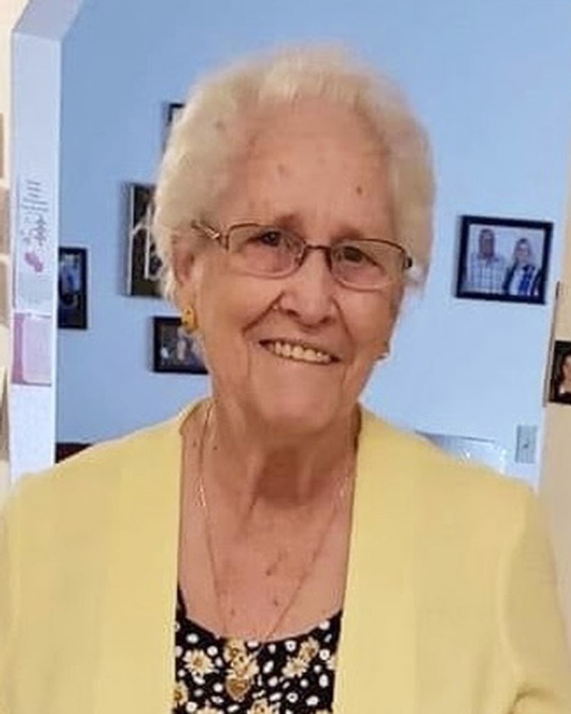 Lillian (Lowe)  Johnson