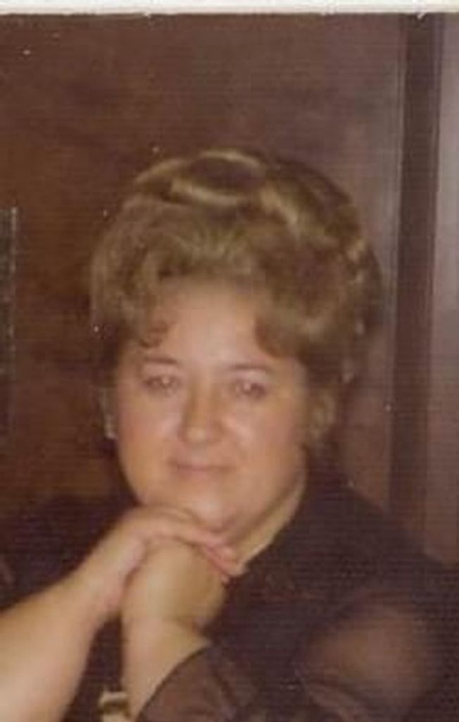 Helen Kmetz