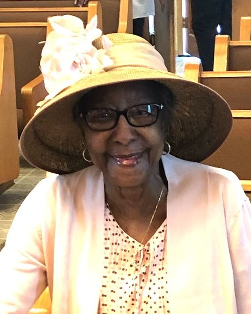 SELENA WADE CUSTER Profile Photo