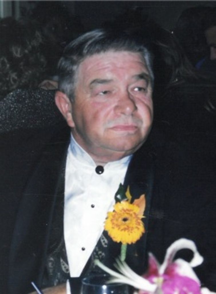 Thomas Edgett Profile Photo