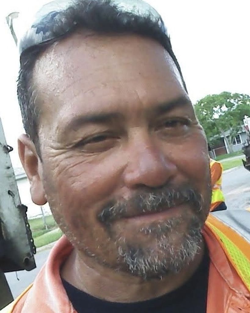 Michael Ray Amador Profile Photo