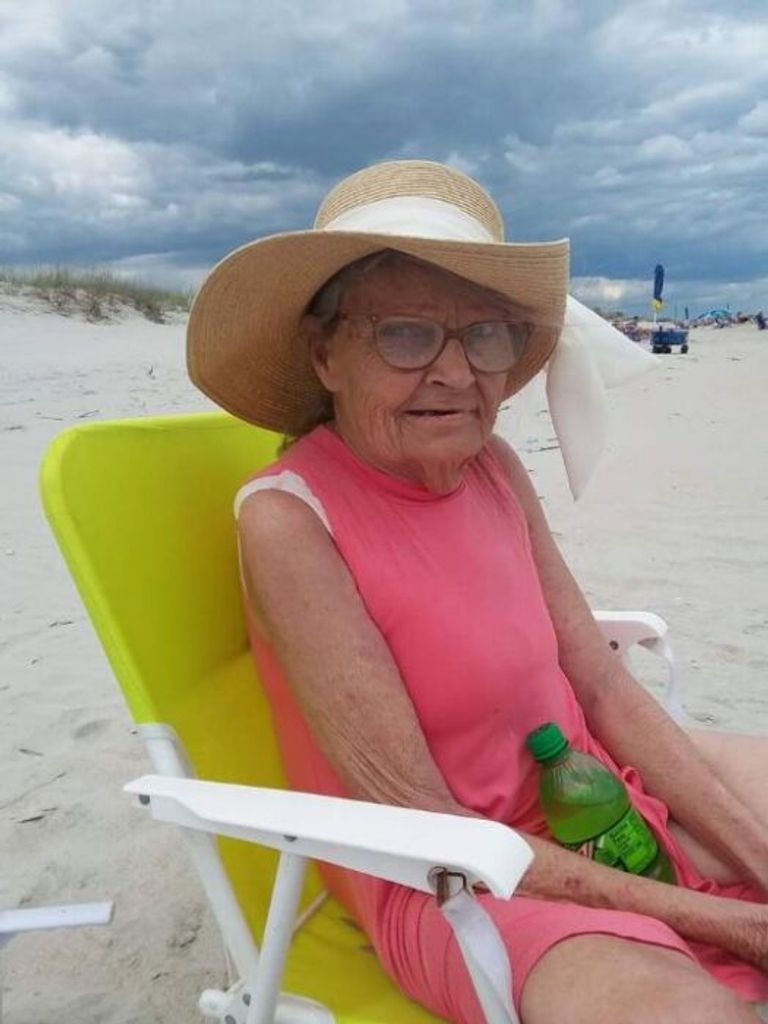 Carlie Sue Hilbourn Profile Photo