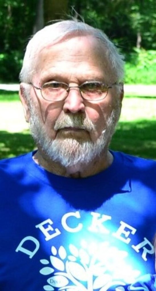 Franklyn Leon Decker Profile Photo