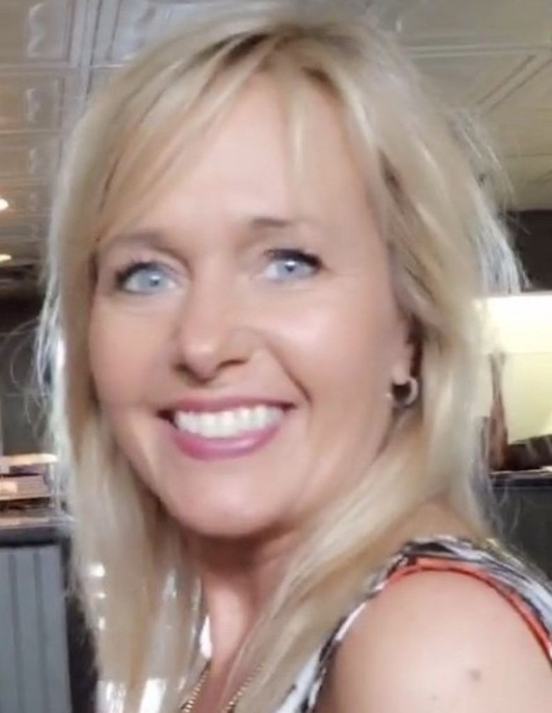 Bonnie Lowe