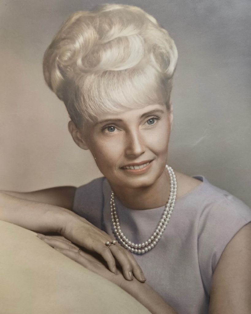 Lois Maxine Eidahl Profile Photo
