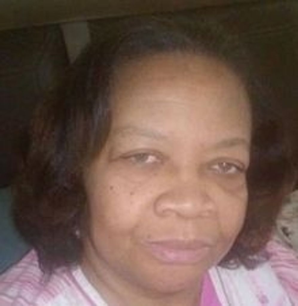 Ms Julia Lee
