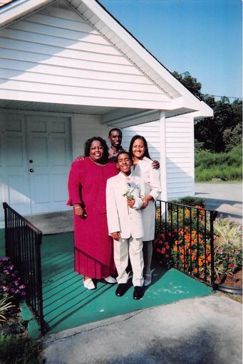 Dianne Adams photo gallery thumbnail 16 of 44