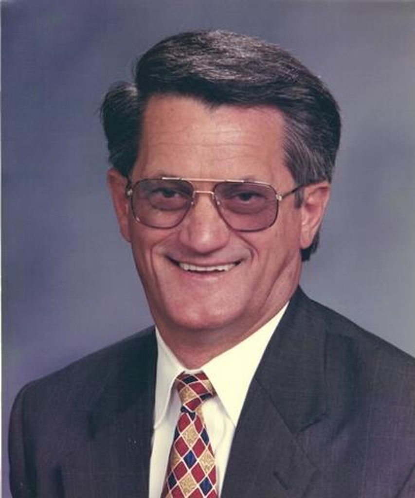 Darrell E Creager