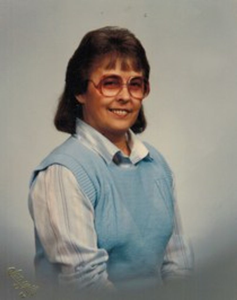 Carol (Harper)  Lindsay