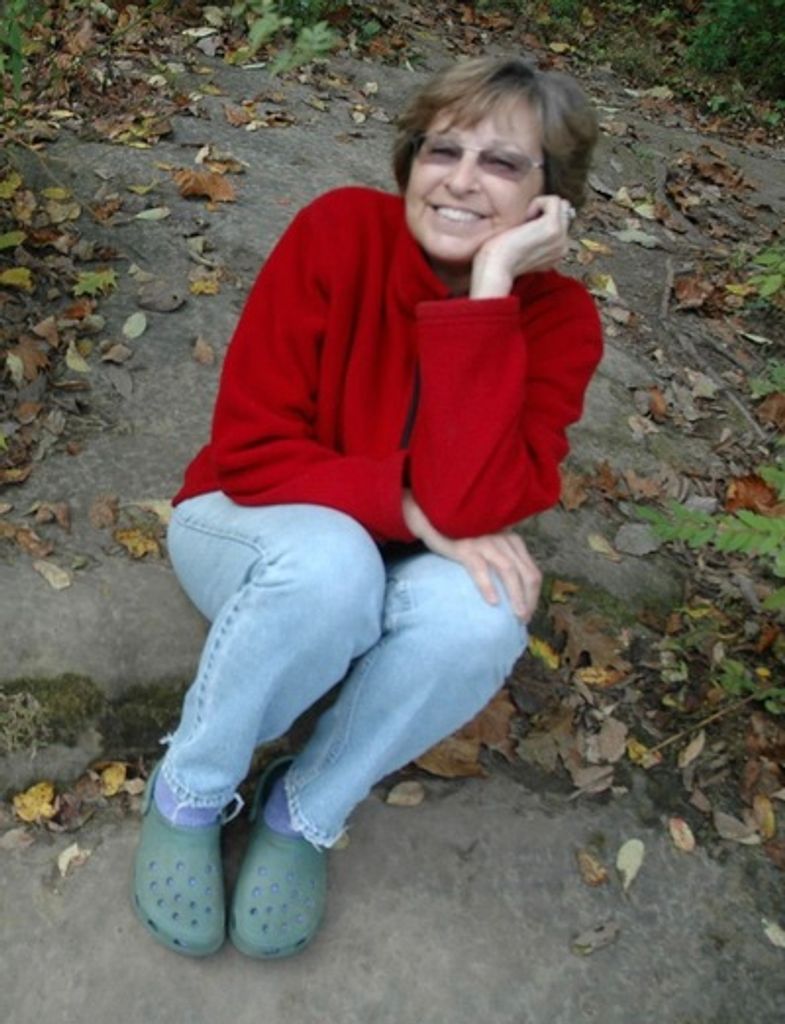 Julia Lee Holder Profile Photo