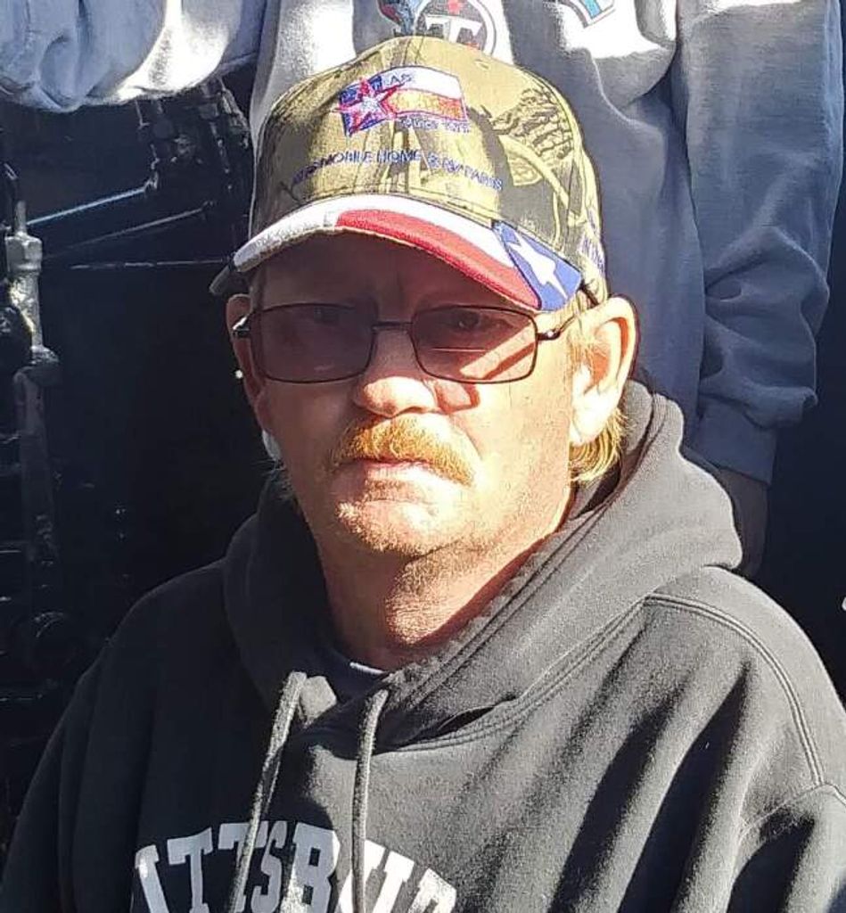 Jason Lee Howell Profile Photo