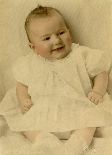 Phyllis Jordan photo gallery thumbnail 14 of 76
