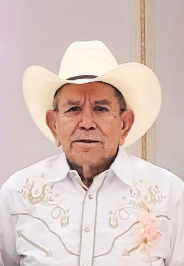 Ernesto Paredes Profile Photo