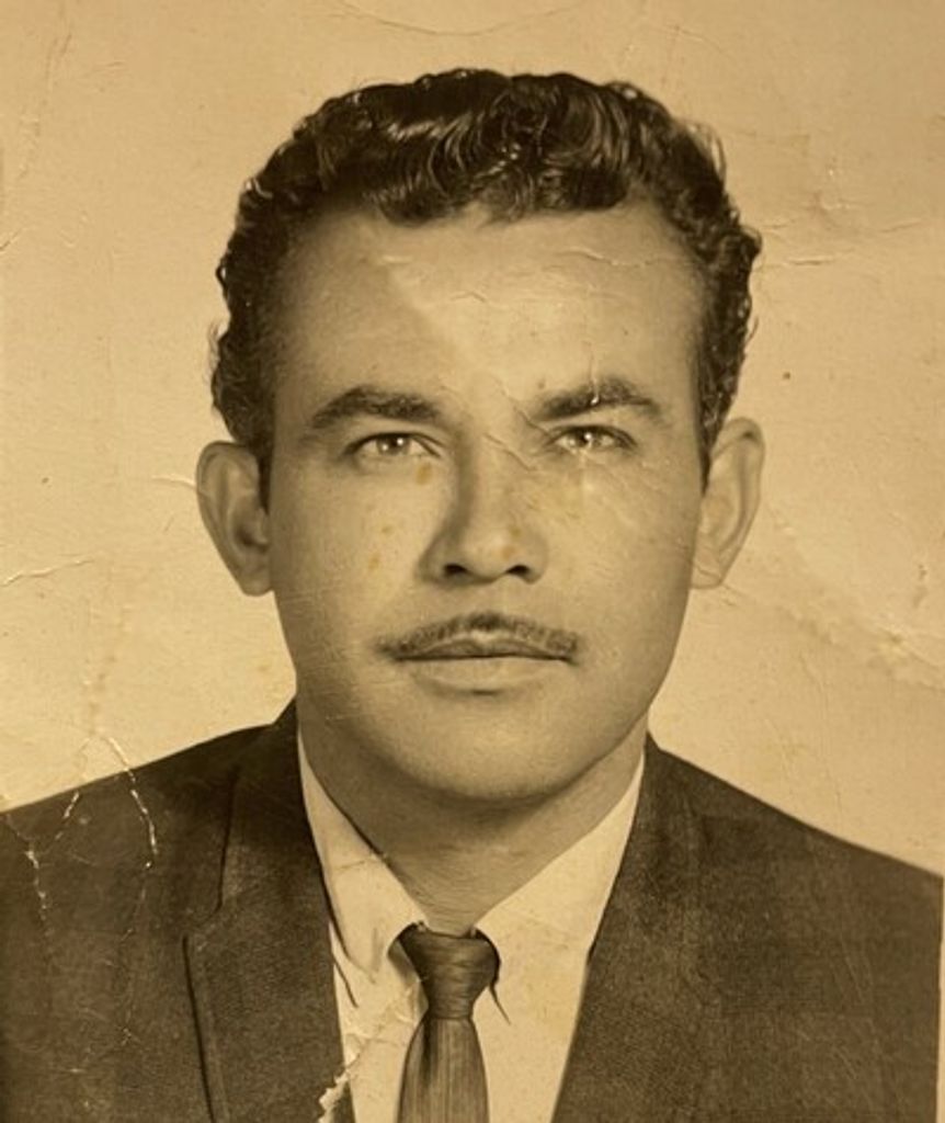 Gumercindo "Gume" Hinojosa Profile Photo