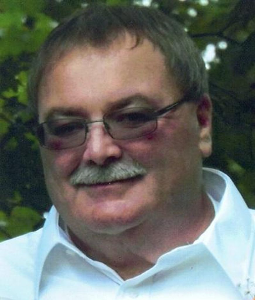 Michael Thomas Bruce Profile Photo