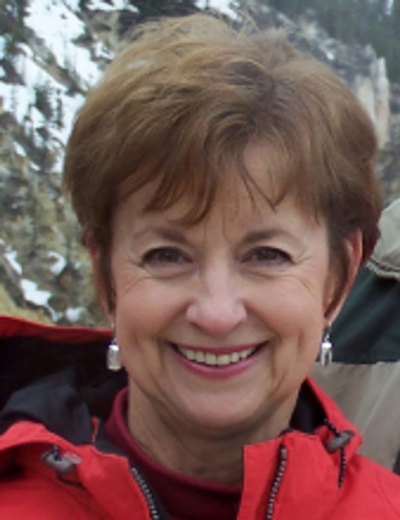 Linda  Manis  Mackey 