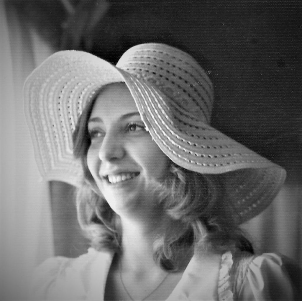 Vicki Lynne Hartline