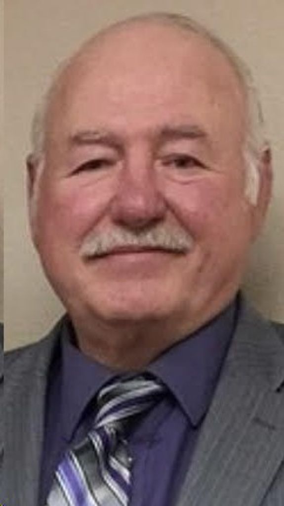 Mike Thomas Baker Profile Photo