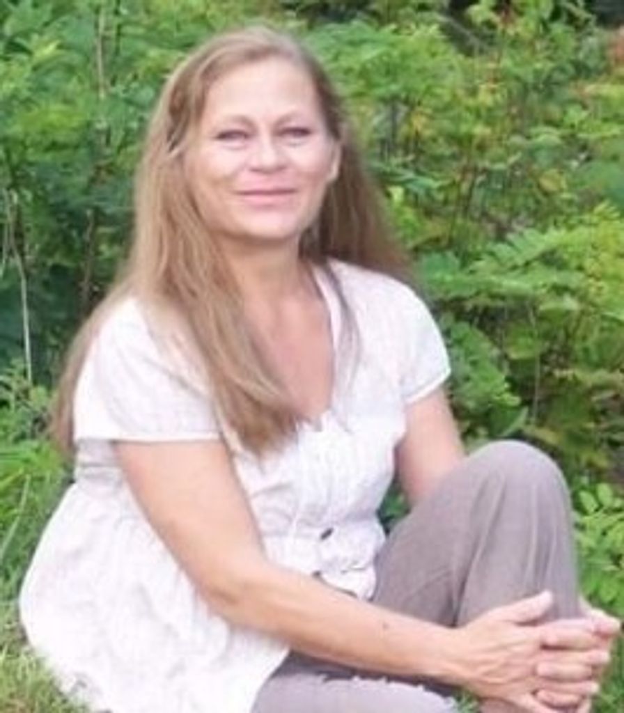 Suzi Kinamon Profile Photo