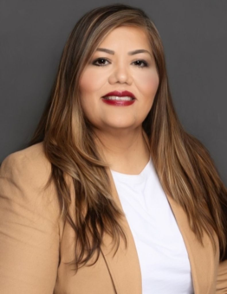 Elizabeth "Liz" Elizalde De Calderon Profile Photo