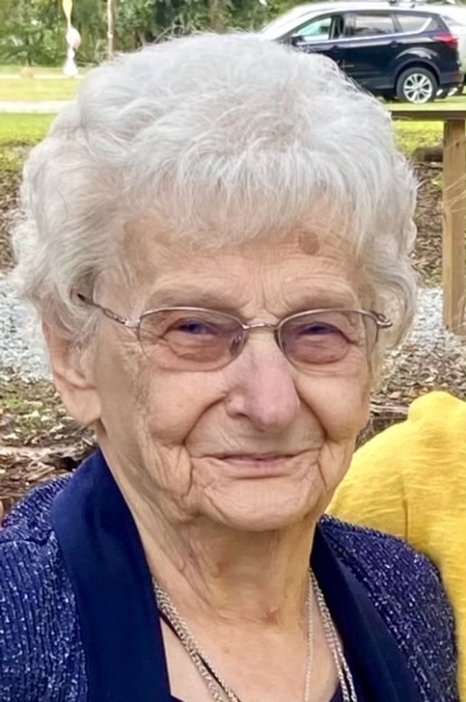 Elizabeth "Betty" Hulda (Feierabend)  Kubicki