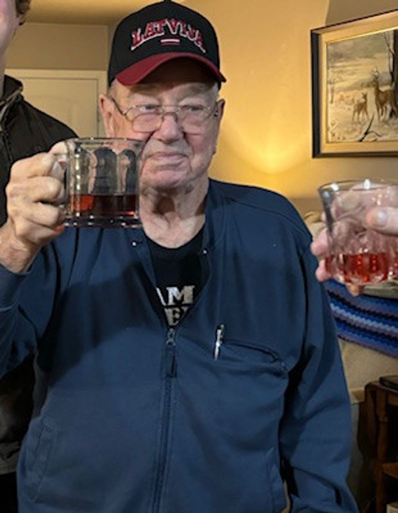 Roland "Rollie" L Maum