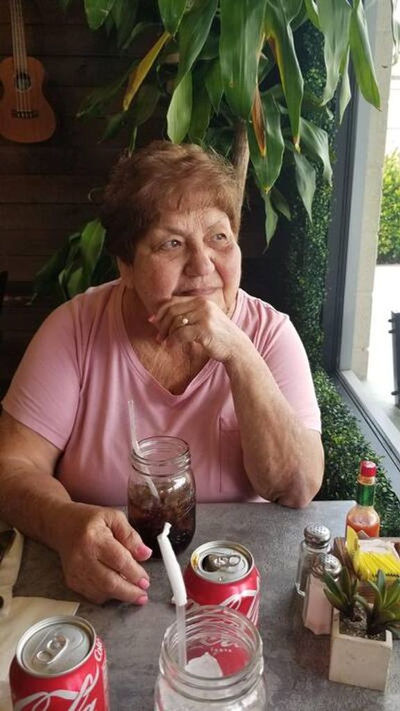 Esperanza Bou Acosta Profile Photo