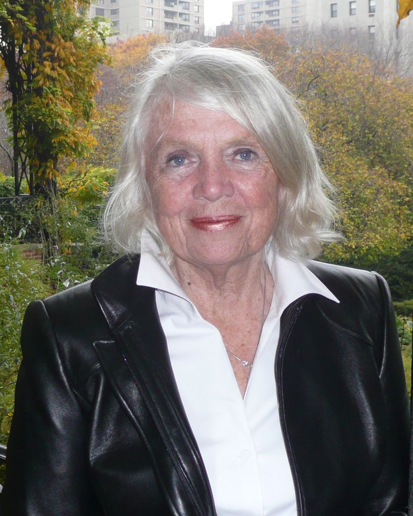 Suzanne E Ware