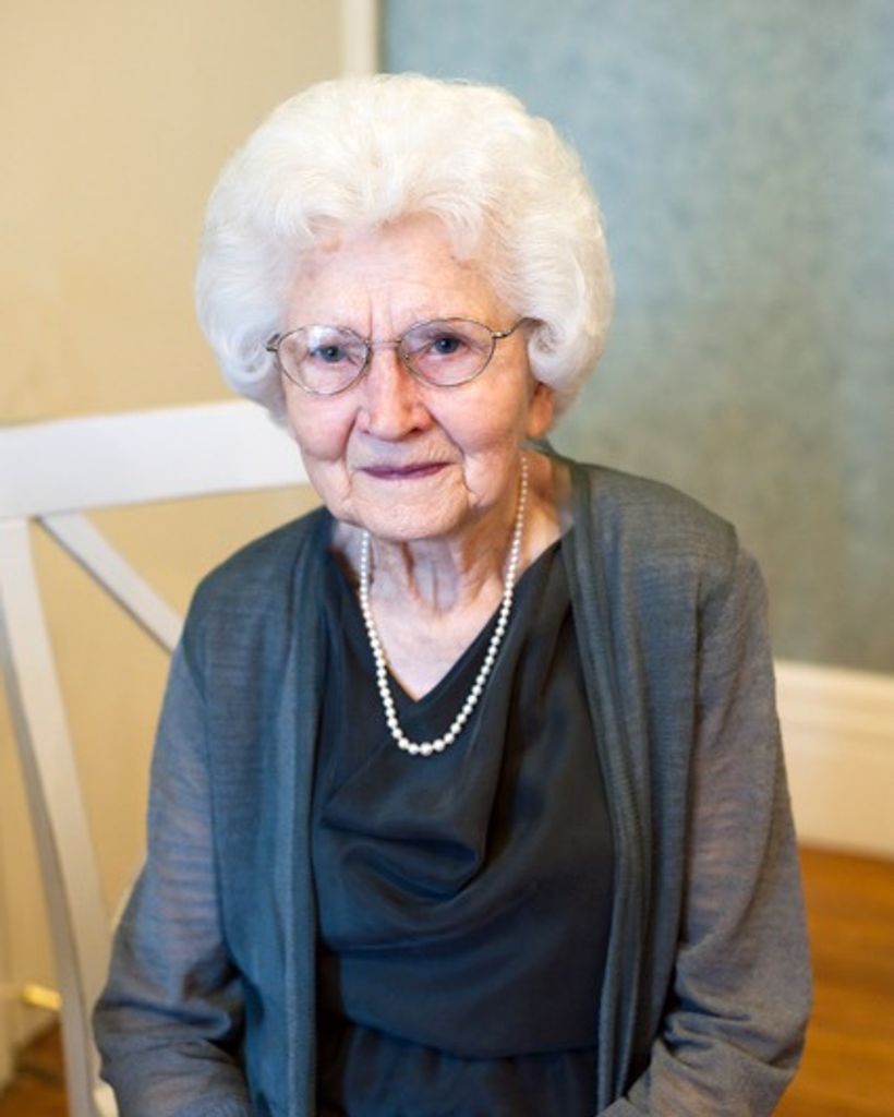 Farris Faye Roundy Crookston