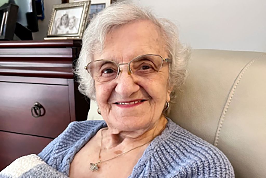 Anna Oyhenart Profile Photo