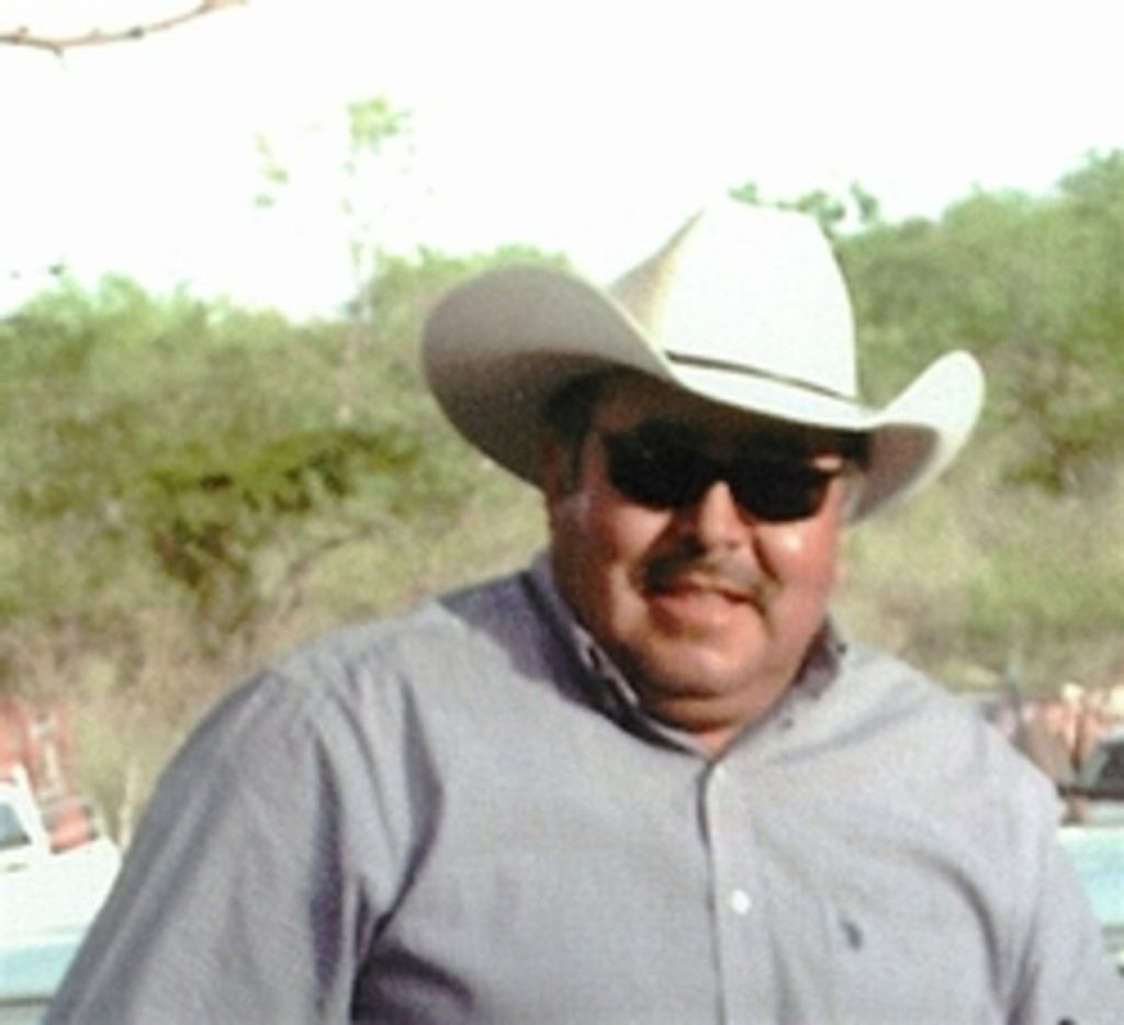 Tomas Vega Profile Photo