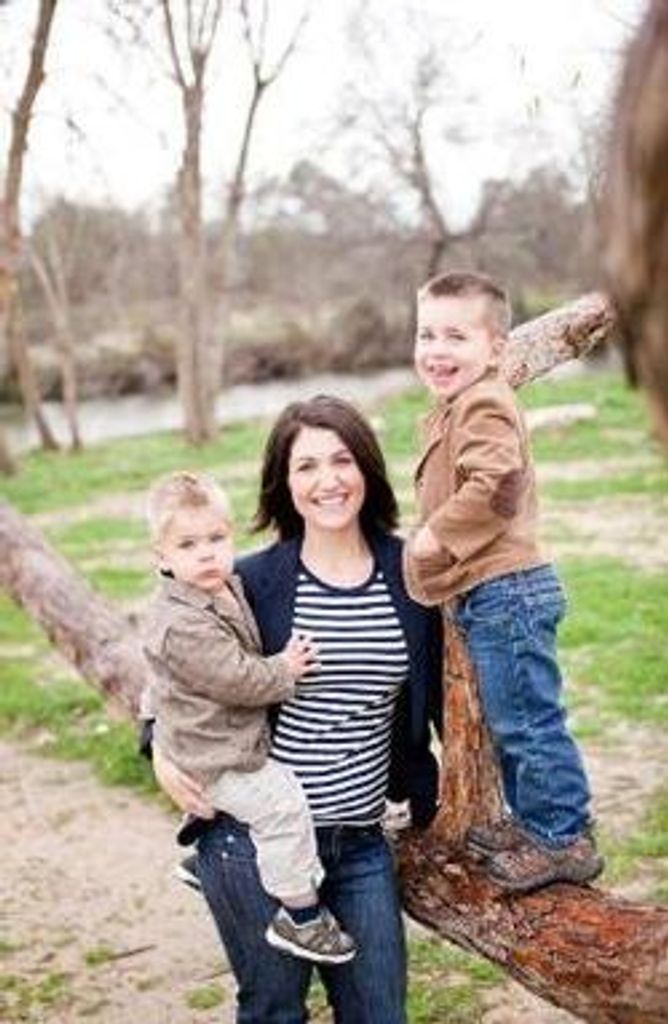 Elizabeth Anne Dowdy And Children Profile Photo