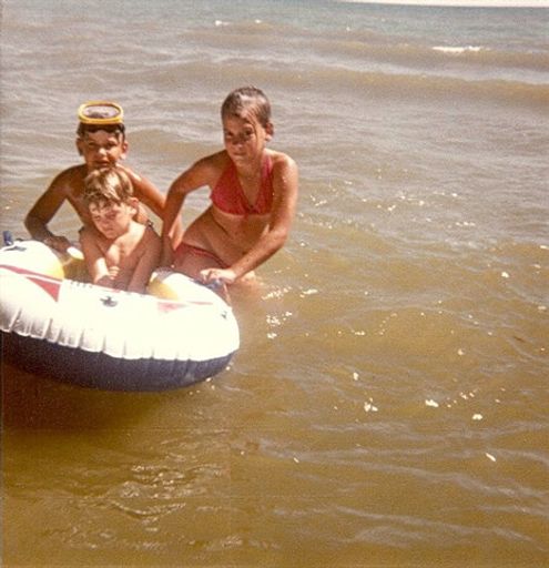 Aimee F Kinnett photo gallery thumbnail 3 of 10