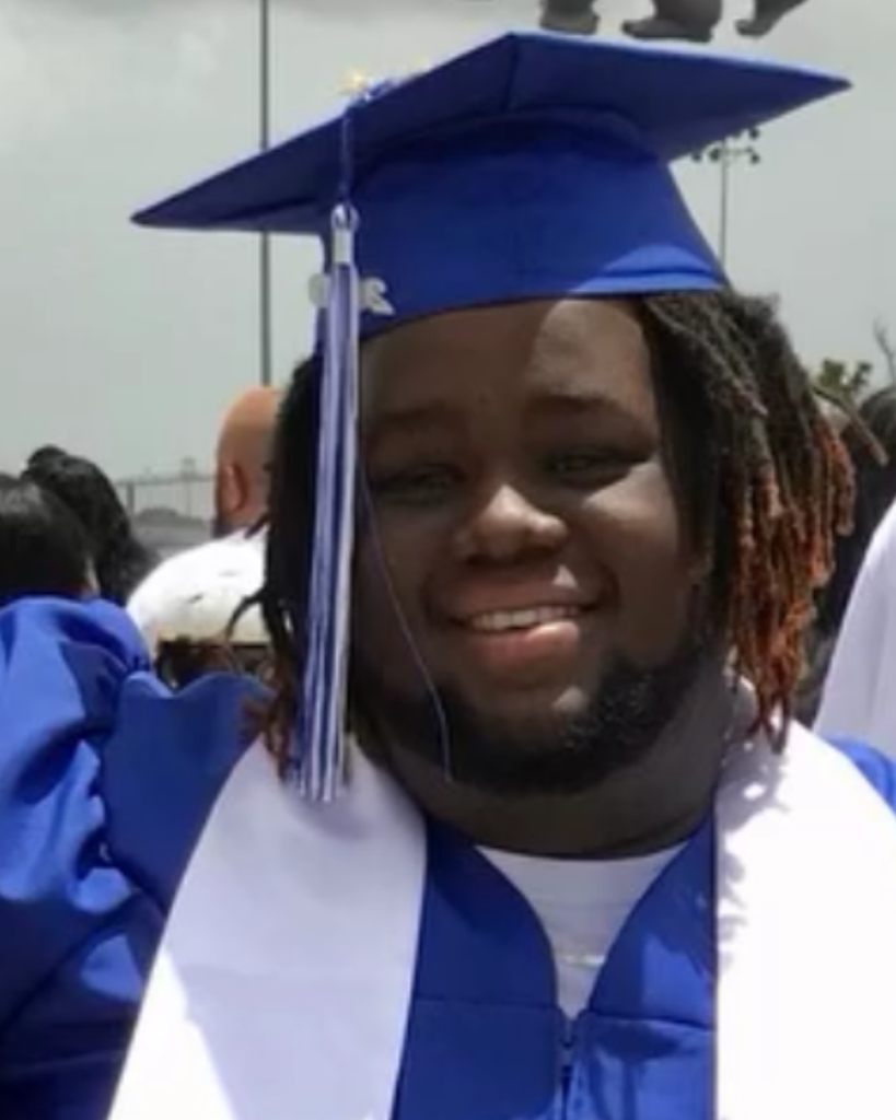 DAYCEON T DAVIS