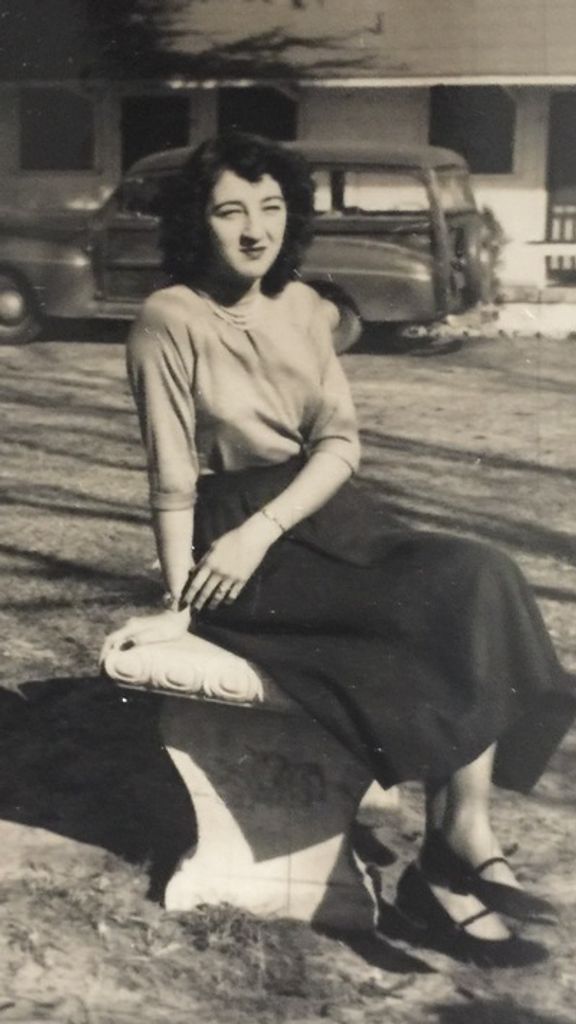 Barbara Lou Charlton Allen Profile Photo