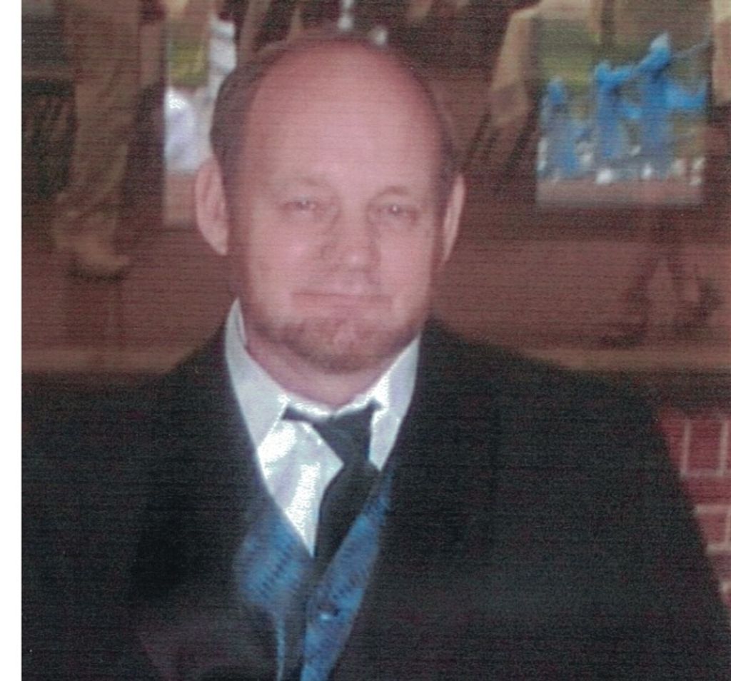 Lloyd T Mcquain