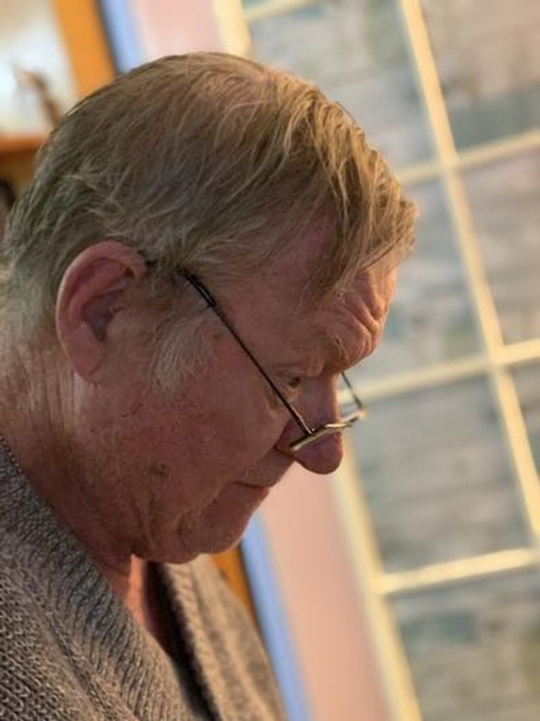 Mr. Johnny Ponton Profile Photo
