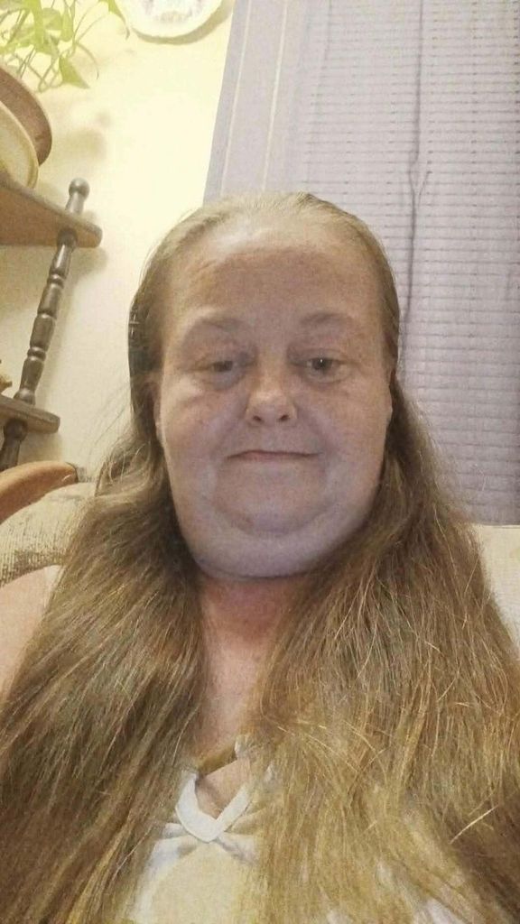 Linda Lou Castle Profile Photo