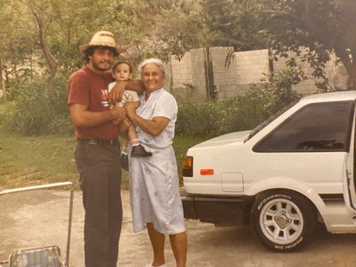 Carmen Gloria (Ruiz)  Feliciano photo gallery thumbnail 119 of 131