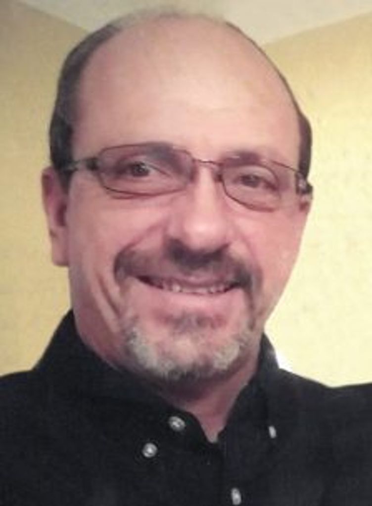 Erik Kennedy Frank Profile Photo