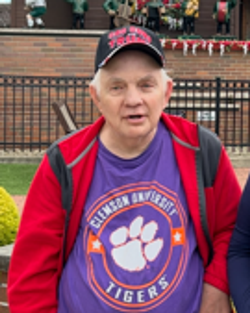 Nicholas Leon Bennett Profile Photo