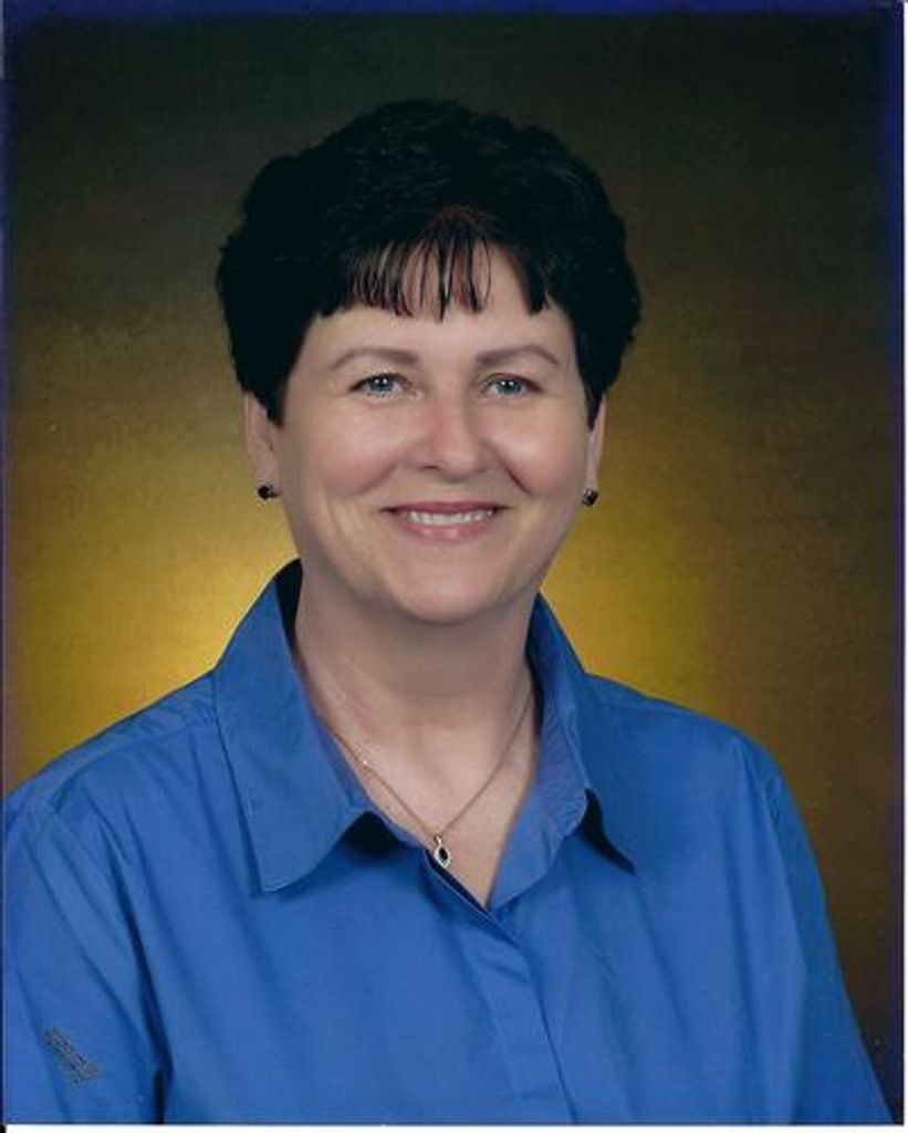 Leona "Lee" Knue Profile Photo