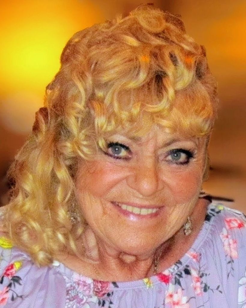 Lucia DiCicco Profile Photo